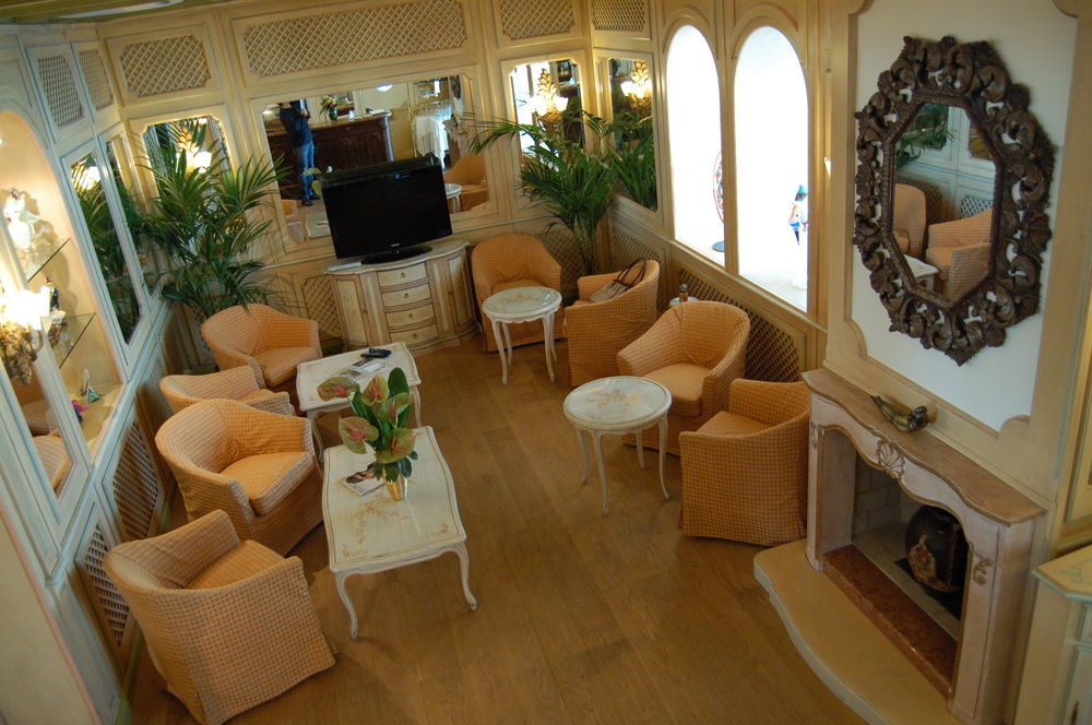 Hotel Laguna 4*