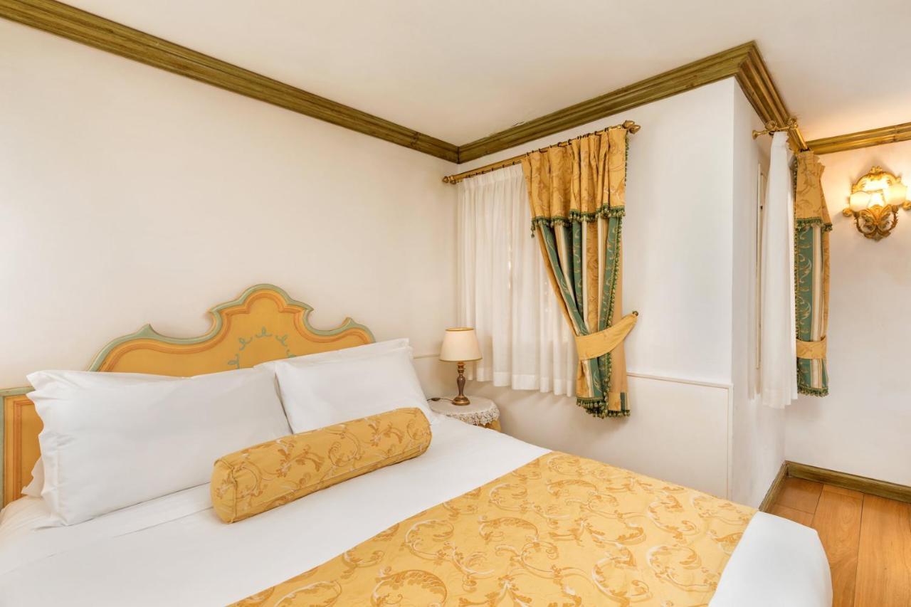 Hotel Laguna